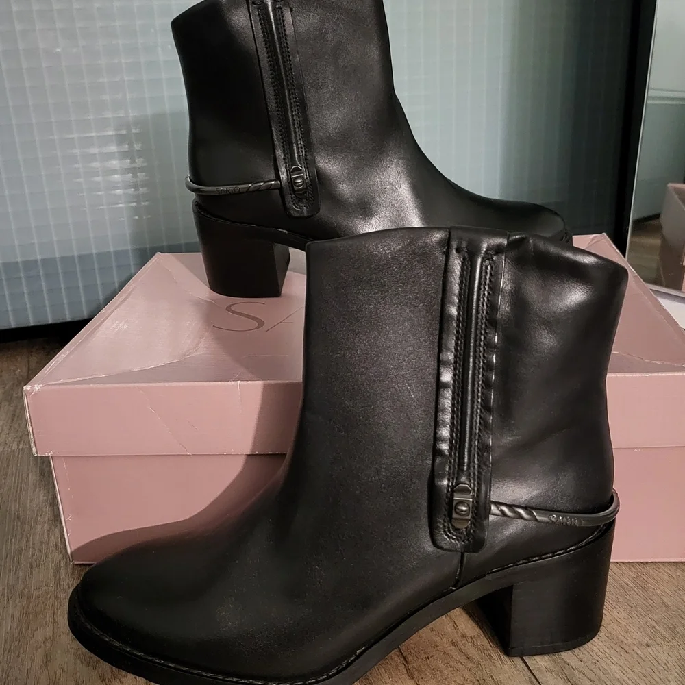 Black Ankle Boots for Women